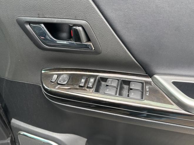 ヴェルファイア2.4Zゴールデンアイズ 4WD　ローンが不安な方＜優遇ローン＞　本州仕入　寒冷地仕様　アルパイン8型ナビ　後席モニター 4WD 2400 5Dr