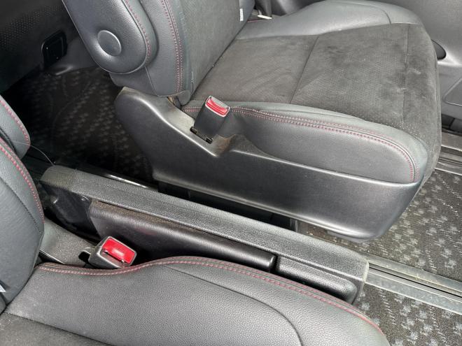 ヴェルファイア2.4Zゴールデンアイズ 4WD　ローンが不安な方＜優遇ローン＞　本州仕入　寒冷地仕様　アルパイン8型ナビ　後席モニター 4WD 2400 5Dr