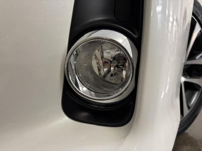 エスティマアエラス　寒冷地仕様　禁煙車　アルパイン製リアフリップダウンモニター　ケンウッドナビ　地デジ　Ｂｌｕｅｔｏｏｔｈ　バックカメラ　両側パワースライドドア　純正１８インチＡＷ　社外１６ＡＷ＋スタッドレスタイヤ付 4WD 2400 5Dr