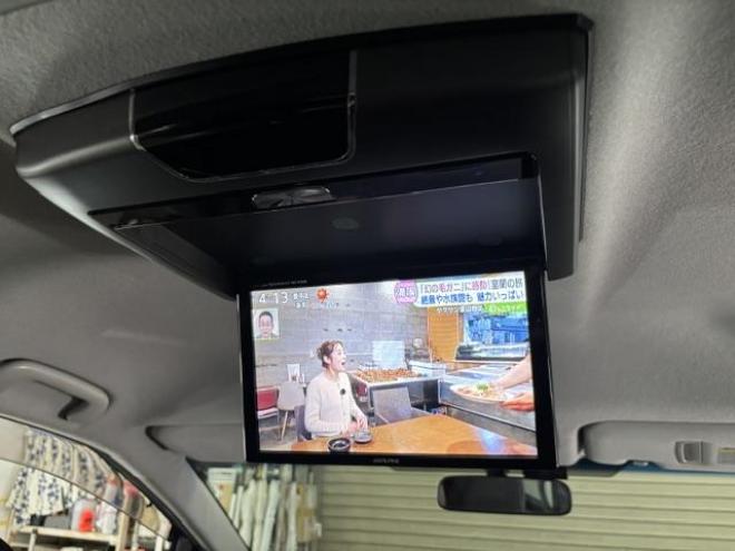 エスティマアエラス　寒冷地仕様　禁煙車　アルパイン製リアフリップダウンモニター　ケンウッドナビ　地デジ　Ｂｌｕｅｔｏｏｔｈ　バックカメラ　両側パワースライドドア　純正１８インチＡＷ　社外１６ＡＷ＋スタッドレスタイヤ付 4WD 2400 5Dr