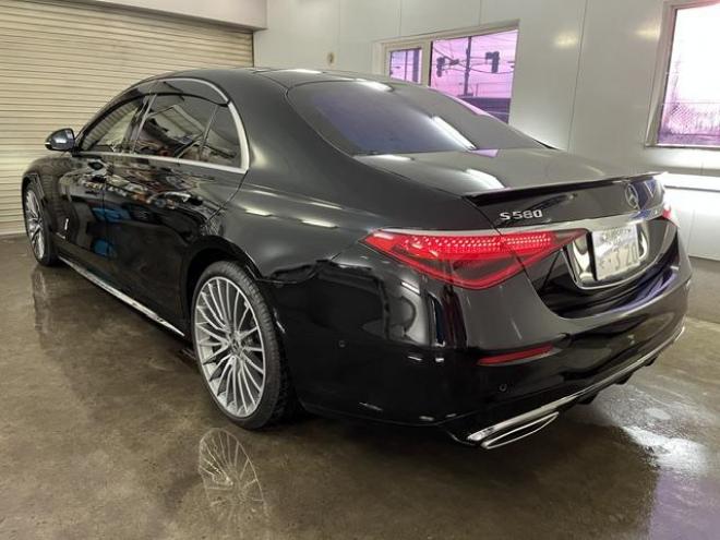 ベンツＳ５００ロング　４マチック　ＡＭＧライン　ショーファーＰＫＧ　マイバッハグリル　リアエンターテイメント　ＡＭＧ２１インチＡＷ　ブラックレザーシート　電動サンルーフ　１２．８インチ有機ＥＬディスプレイ　ヘッドアップディスプレイ　ドラレコ 4WD 3000 4Dr