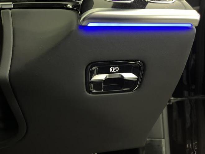 ベンツＳ５００ロング　４マチック　ＡＭＧライン　ショーファーＰＫＧ　マイバッハグリル　リアエンターテイメント　ＡＭＧ２１インチＡＷ　ブラックレザーシート　電動サンルーフ　１２．８インチ有機ＥＬディスプレイ　ヘッドアップディスプレイ　ドラレコ 4WD 3000 4Dr