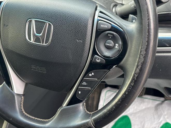 オデッセイ2.4アブソルート 4WD　ローンが不安な方＜優遇ローン＞　本州仕入　純正ナビ　左側パワースライド 4WD 2400 5Dr