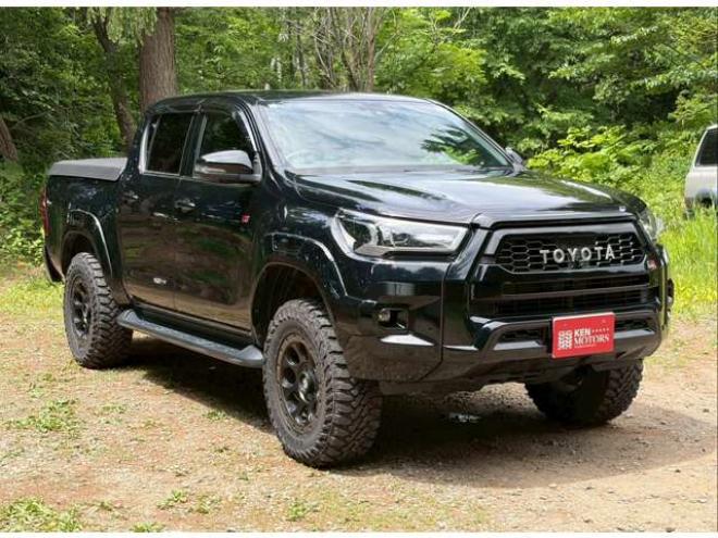 ハイラックス2.4 Z GRスポーツ ディーゼルターボ 4WD　エアコン パワステ パワーウィンドウ キーレス 電動シート フロントカメラ サイドカメラ バックカメラ ETC  トノカバー 社外ホイール クルーズコントロール MTモード付き 純正ナビ 2400