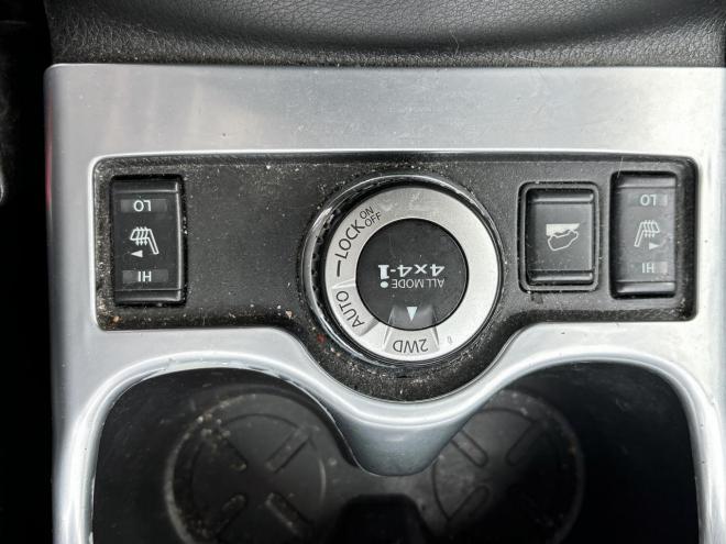 エクストレイル2.0 20X EブレーキPKG 2列 4WD　 ローンが不安な方＜優遇ローン＞1年保証　寒冷地仕様　純正ナビ
