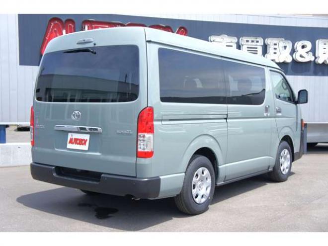 ハイエースバン2.7 スーパーGL ワイド ロング ミドルルーフ 4WD　登録済未使用車9型/丸目フェイス/アースカラー/4WD/2.7ガソリン/ナビ付 2700