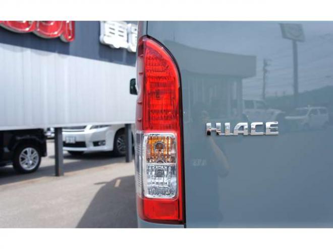 ハイエースバン2.7 スーパーGL ワイド ロング ミドルルーフ 4WD　登録済未使用車9型/丸目フェイス/アースカラー/4WD/2.7ガソリン/ナビ付 2700