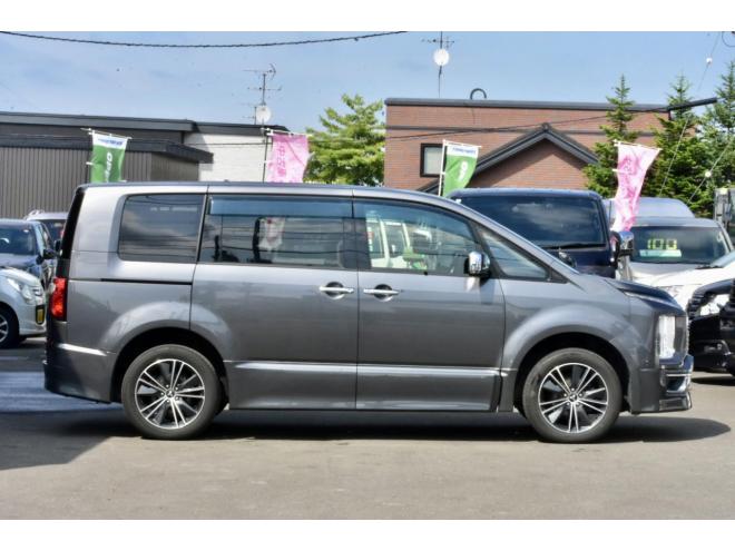 デリカD:5　４WD　アーバンギア　本州仕入　１０インチ純正ナビ　両側パワースライドドア　純正エンスタ　防錆アンダーコート付　ブリジストンスタッドレスタイヤ付