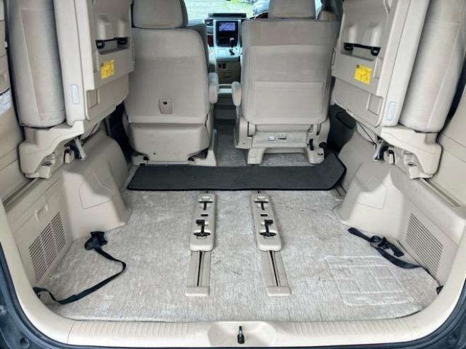 アルファード240X　サイドリフトアップシート装着車　4WD 2400 ５Dr