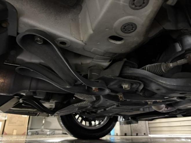 アルファード２４０Ｓ　プライムセレクションⅡ　本州仕入　禁煙車　両側パワースライドドア　パワーバックドア　３０系純正１７インチＡＷ　純正１６ＡＷ＋スタッドレスタイヤ　ストラーダナビ　地デジ　ＤＶＤ再生　バックカメラ　ブラックレザーシートカバー 4WD 2400 5Dr