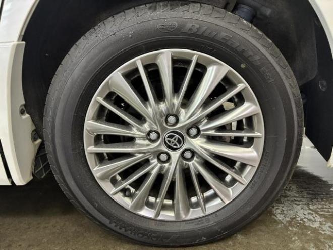 アルファード２４０Ｓ　プライムセレクションⅡ　本州仕入　禁煙車　両側パワースライドドア　パワーバックドア　３０系純正１７インチＡＷ　純正１６ＡＷ＋スタッドレスタイヤ　ストラーダナビ　地デジ　ＤＶＤ再生　バックカメラ　ブラックレザーシートカバー 4WD 2400 5Dr