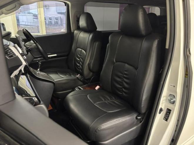 アルファード２４０Ｓ　プライムセレクションⅡ　本州仕入　禁煙車　両側パワースライドドア　パワーバックドア　３０系純正１７インチＡＷ　純正１６ＡＷ＋スタッドレスタイヤ　ストラーダナビ　地デジ　ＤＶＤ再生　バックカメラ　ブラックレザーシートカバー 4WD 2400 5Dr