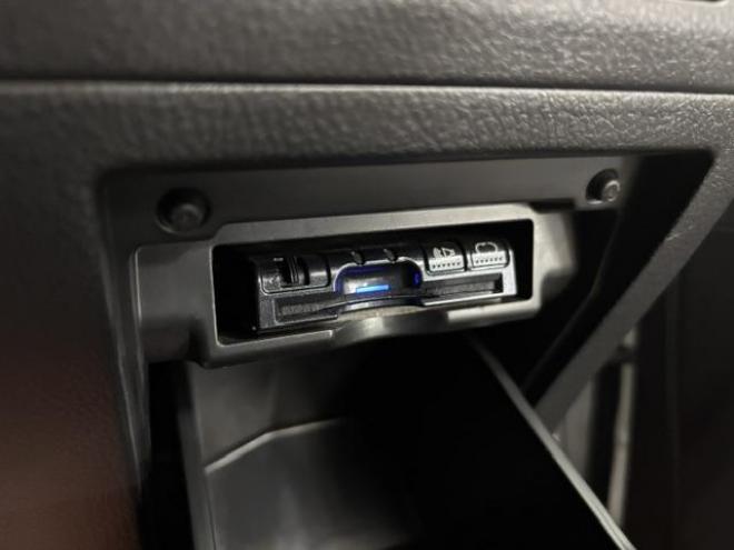 アルファード２４０Ｓ　プライムセレクションⅡ　本州仕入　禁煙車　両側パワースライドドア　パワーバックドア　３０系純正１７インチＡＷ　純正１６ＡＷ＋スタッドレスタイヤ　ストラーダナビ　地デジ　ＤＶＤ再生　バックカメラ　ブラックレザーシートカバー 4WD 2400 5Dr