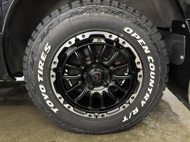 デリカＤ：５　グレードＭ　本州仕入　ワンオーナー　寒冷地仕様　禁煙車　新品ＶＥＮＥＳ１６インチＡＷ＋新品ＴＯＹＯホワイトレター　新品ＪＡＯＳブラックマッドガード　アルパインリアフリップダウンモニター　Ｂｌｕｅｔｏｏｔｈ 4WD 2500 5Dr