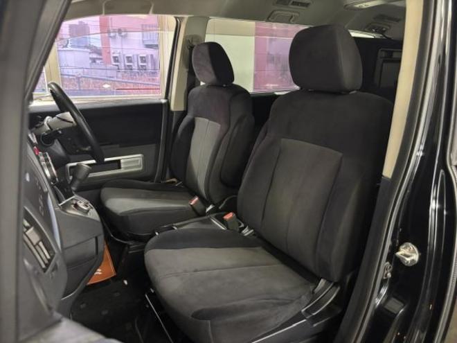 デリカＤ：５　グレードＭ　本州仕入　ワンオーナー　寒冷地仕様　禁煙車　新品ＶＥＮＥＳ１６インチＡＷ＋新品ＴＯＹＯホワイトレター　新品ＪＡＯＳブラックマッドガード　アルパインリアフリップダウンモニター　Ｂｌｕｅｔｏｏｔｈ 4WD 2500 5Dr