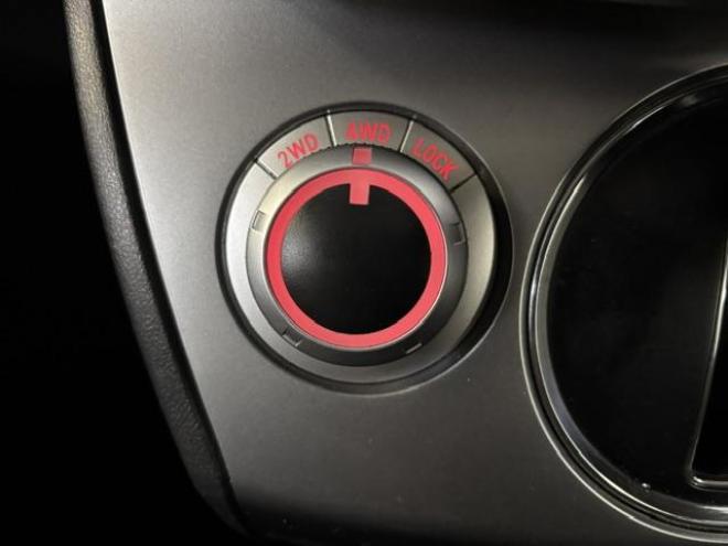 デリカＤ：５　グレードＭ　本州仕入　ワンオーナー　寒冷地仕様　禁煙車　新品ＶＥＮＥＳ１６インチＡＷ＋新品ＴＯＹＯホワイトレター　新品ＪＡＯＳブラックマッドガード　アルパインリアフリップダウンモニター　Ｂｌｕｅｔｏｏｔｈ 4WD 2500 5Dr