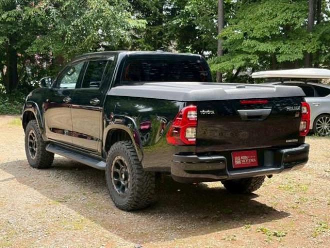 ハイラックス2.4 Z GRスポーツ ディーゼルターボ 4WD　エアコン パワステ パワーウィンドウ キーレス 電動シート フロントカメラ サイドカメラ バックカメラ ETC  トノカバー 社外ホイール クルーズコントロール MTモード付き 純正ナビ 2400