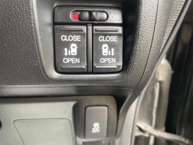 N-BOXカスタム Ｇ　ターボＳＳパッケージ　フルタイム４ＷＤ（北海道） 4WD 660 5Dr