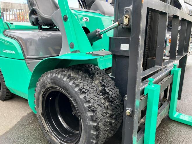フォークリフト三菱　中古　FDE25T　建機