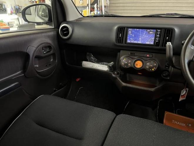 パッソ１．０Ｘ　Ｌパッケージ　キリリ　寒冷地仕様　禁煙車　純正ＳＤナビ　地デジ　Ｂｌｕｅｔｏｏｔｈオーディオ　バックカメラ　スマートキー　エンジンスターター　ＨＩＤヘッドライト　社外１４インチＡＷ　社外１３ＡＷ＋スタッドレスタイヤ付 4WD 1000 5Dr