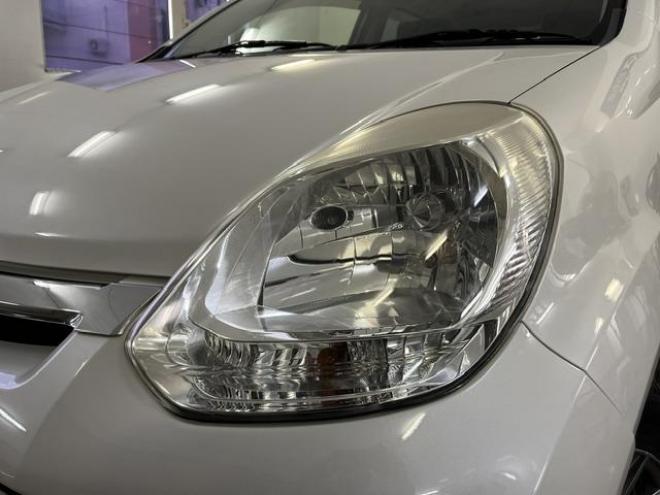 パッソ１．０Ｘ　Ｌパッケージ　キリリ　寒冷地仕様　禁煙車　純正ＳＤナビ　地デジ　Ｂｌｕｅｔｏｏｔｈオーディオ　バックカメラ　スマートキー　エンジンスターター　ＨＩＤヘッドライト　社外１４インチＡＷ　社外１３ＡＷ＋スタッドレスタイヤ付 4WD 1000 5Dr