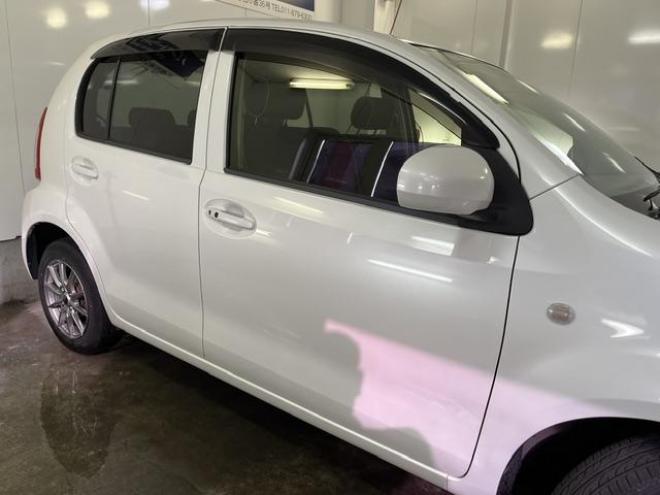パッソ１．０Ｘ　Ｌパッケージ　キリリ　寒冷地仕様　禁煙車　純正ＳＤナビ　地デジ　Ｂｌｕｅｔｏｏｔｈオーディオ　バックカメラ　スマートキー　エンジンスターター　ＨＩＤヘッドライト　社外１４インチＡＷ　社外１３ＡＷ＋スタッドレスタイヤ付 4WD 1000 5Dr