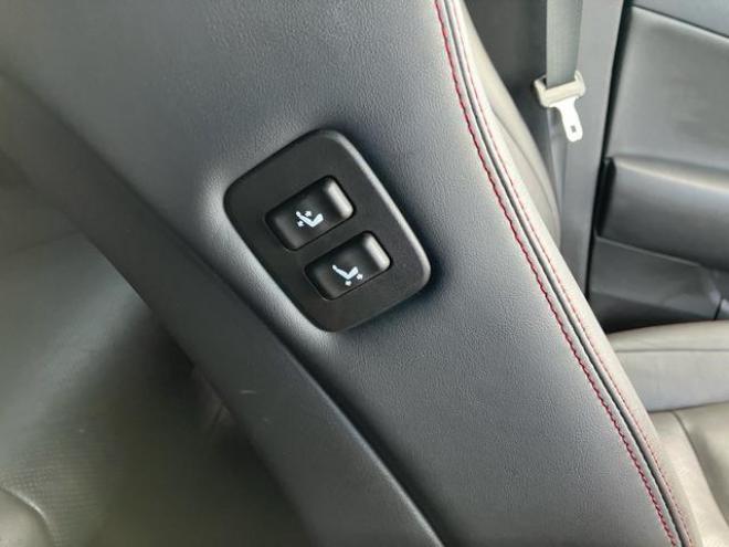 クラウン２．５アスリートｉ－ＦｏｕｒアニバーサリＥＤ　４ＷＤ　ロイヤルサルーン仕様　革シート　社外アルミ　スマートキー　シートヒーター　パワーシート　ＴＶ付ナビ　バックカメラ　ＡＢＳ　オートクルーズコントロール（北海道） 4WD 2500 4Dr