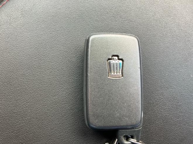 クラウン２．５アスリートｉ－ＦｏｕｒアニバーサリＥＤ　４ＷＤ　ロイヤルサルーン仕様　革シート　社外アルミ　スマートキー　シートヒーター　パワーシート　ＴＶ付ナビ　バックカメラ　ＡＢＳ　オートクルーズコントロール（北海道） 4WD 2500 4Dr