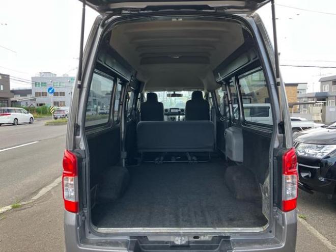 キャラバンバンNV350 スーパーロングＤＸターボ　４ＷＤ　ロングハイルーフ標準仕様　キーレス　ＴＶ付ナビ　Ｂｌｕｅｔｏｏｔｈ　エンジンスターター（北海道） 4WD 2500(D) 4Dr