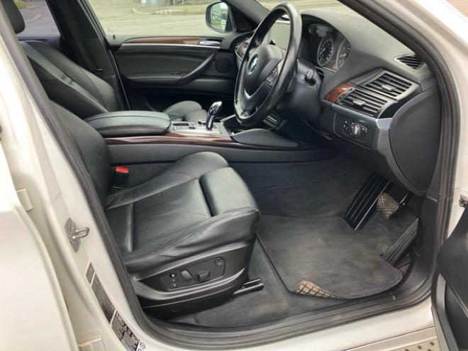 BMWＸ６ ｘＤｒｉｖｅ　３５ｉ　４ＷＤ　社外アルミ　バックカメラ　サンルーフ　ツインターボ（北海道） 4WD 3000 5Dr