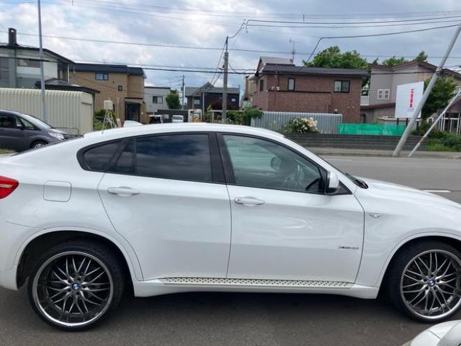 BMWＸ６ ｘＤｒｉｖｅ　３５ｉ　４ＷＤ　社外アルミ　バックカメラ　サンルーフ　ツインターボ（北海道） 4WD 3000 5Dr