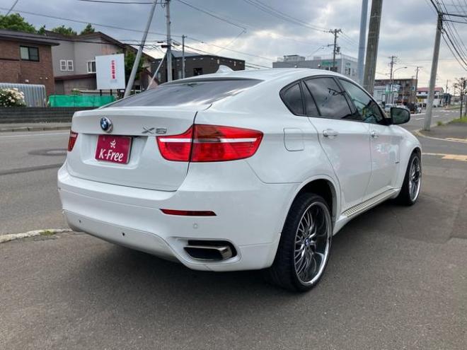 BMWＸ６ ｘＤｒｉｖｅ　３５ｉ　４ＷＤ　社外アルミ　バックカメラ　サンルーフ　ツインターボ（北海道） 4WD 3000 5Dr