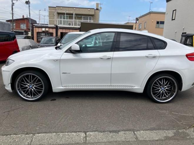 BMWＸ６ ｘＤｒｉｖｅ　３５ｉ　４ＷＤ　社外アルミ　バックカメラ　サンルーフ　ツインターボ（北海道） 4WD 3000 5Dr