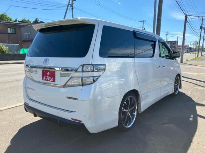 ヴェルファイア２．４Ｚ　ゴールデンアイズＩＩ　４ＷＤ　後期型　社外２０インチアルミ　社外エアロ　社外ＴＶ付ナビ　後席モニタ　ＥＴＣ　両側パワスラ　１００Ｖ電源　ツインモニタ　オートバックドア（北海道） 4WD 2400 5Dr
