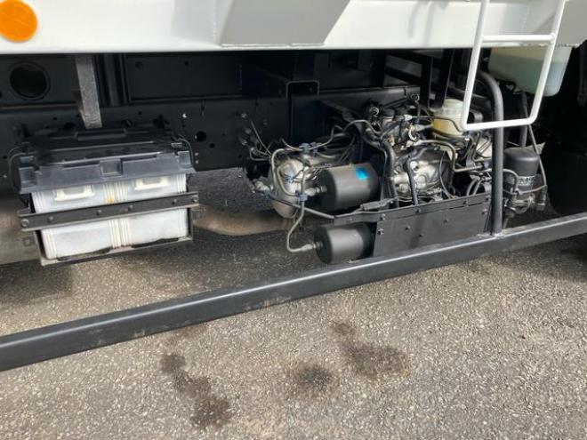 フォワードベースグレード　積載量２７００ｋｇ　荷台アルミ　荷台長さ５．３ｍ　巾２．１２ｍ　深さ１．４ｍ（北海道） 2WD 7800(D) 2Dr
