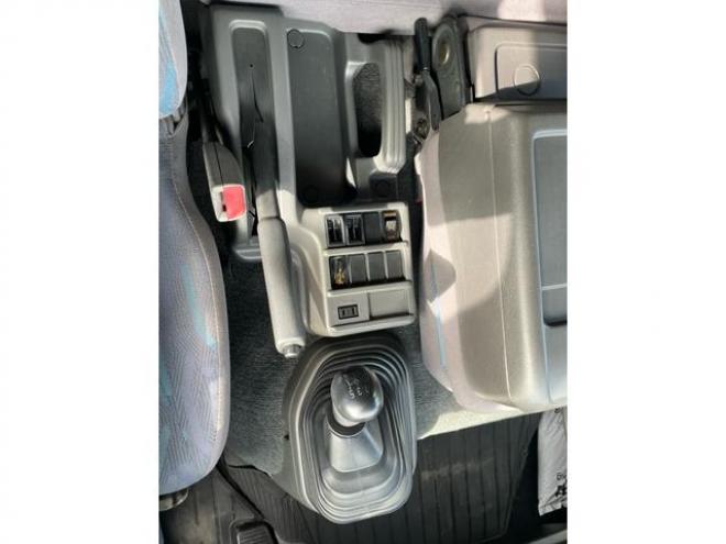 フォワードベースグレード　積載量２７００ｋｇ　荷台アルミ　荷台長さ５．３ｍ　巾２．１２ｍ　深さ１．４ｍ（北海道） 2WD 7800(D) 2Dr