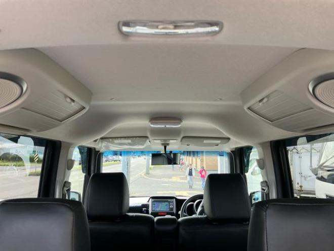 N-BOX+カスタム　Ｇ　４ＷＤ　ワンオーナー　ＴＶ付ナビ　バックカメラ　スマートキー　アイドリングストップ（北海道） 4WD 660 5Dr