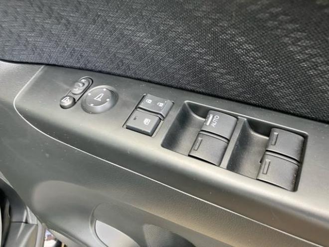 N-BOX+カスタム　Ｇ　４ＷＤ　ワンオーナー　ＴＶ付ナビ　バックカメラ　スマートキー　アイドリングストップ（北海道） 4WD 660 5Dr