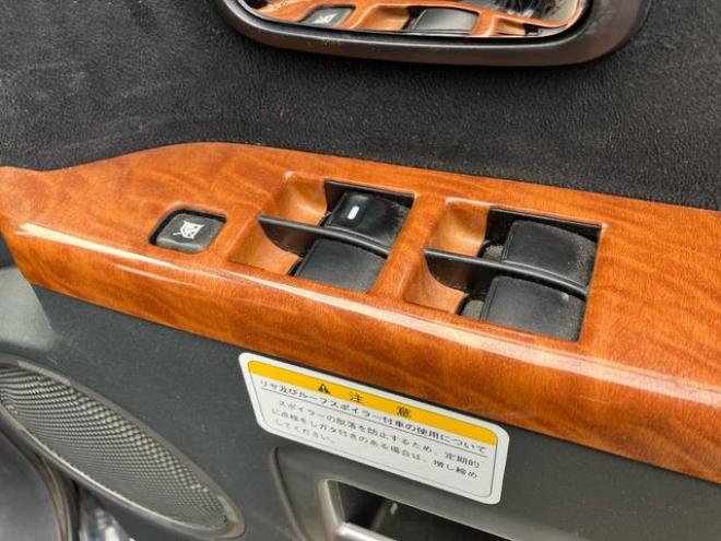 デリカＤ：５ Ｇ　プレミアム　４ＷＤ　フロントガード　ルーフラック　バックカメラ　マットタイヤ　社外アルミ　ＴＶ付ナビ　ＥＴＣ（北海道） 4WD 2400 5Dr
