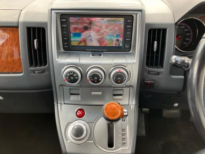 デリカＤ：５ Ｇ　プレミアム　４ＷＤ　フロントガード　ルーフラック　バックカメラ　マットタイヤ　社外アルミ　ＴＶ付ナビ　ＥＴＣ（北海道） 4WD 2400 5Dr