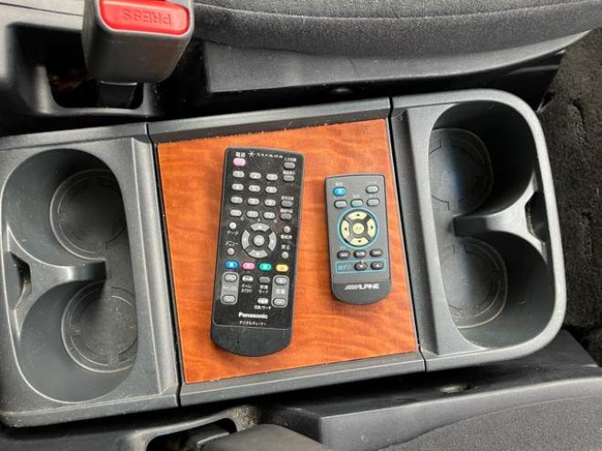 デリカＤ：５ Ｇ　プレミアム　４ＷＤ　フロントガード　ルーフラック　バックカメラ　マットタイヤ　社外アルミ　ＴＶ付ナビ　ＥＴＣ（北海道） 4WD 2400 5Dr
