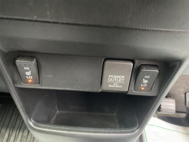 N-BOXカスタム ２トーンカラースタイル Ｇ・Ｌパッケージ ４ＷＤ 後期 フルセグナビ Ｒカメラ パワースライド セカンドシートスライドタイプ ＨＩＤ（北海道） 4WD 660 5Dr