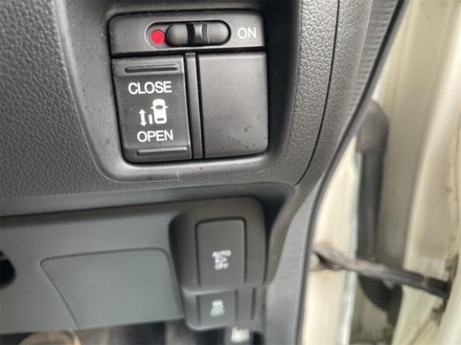 N-BOXカスタム ２トーンカラースタイル Ｇ・Ｌパッケージ ４ＷＤ 後期 フルセグナビ Ｒカメラ パワースライド セカンドシートスライドタイプ ＨＩＤ（北海道） 4WD 660 5Dr