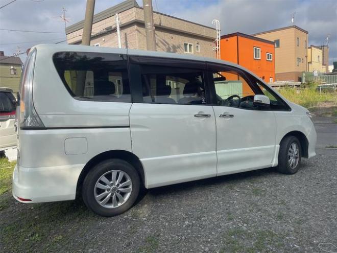 セレナハイウェイスター Ｖセレクション ４ＷＤ（北海道） 4WD 2000 5Dr