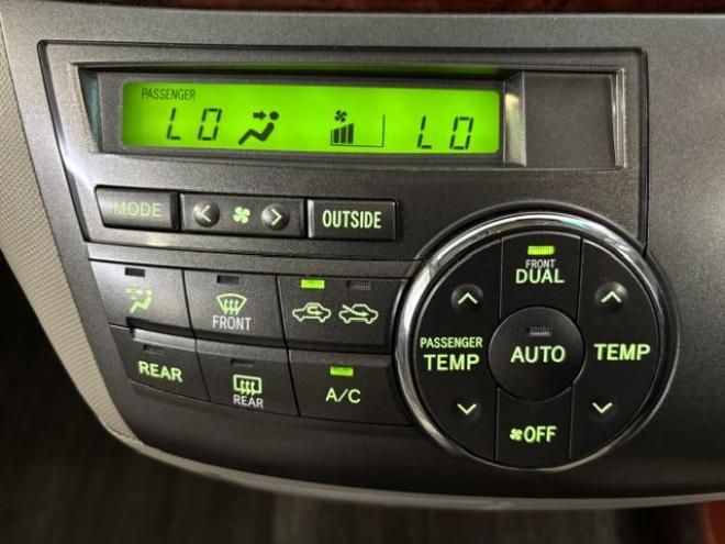 エスティマアエラス　Ｇエディション　本州仕入　モデリスタスポイラー　純正ナビ　フルセグ地デジ　ＤＶＤ再生　Ｂｌｕｅｔｏｏｔｈ　純正リアフリップダウンモニター　両側パワースライドドア　純正１７インチＡＷ　純正１７ＡＷ＋スタッドレスタイヤ付 4WD 2400 5Dr
