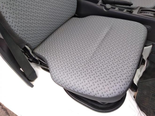 キャリーＫＣエアコン・パワステ パートタイム４ＷＤ　ＡＢＳ　オートマチック　エアコン　パワステ　ＣＤ　夏冬タイヤ付　荷台マット　ゲートプロテクター　車検令和１０年７月 4WD 660 2Dr