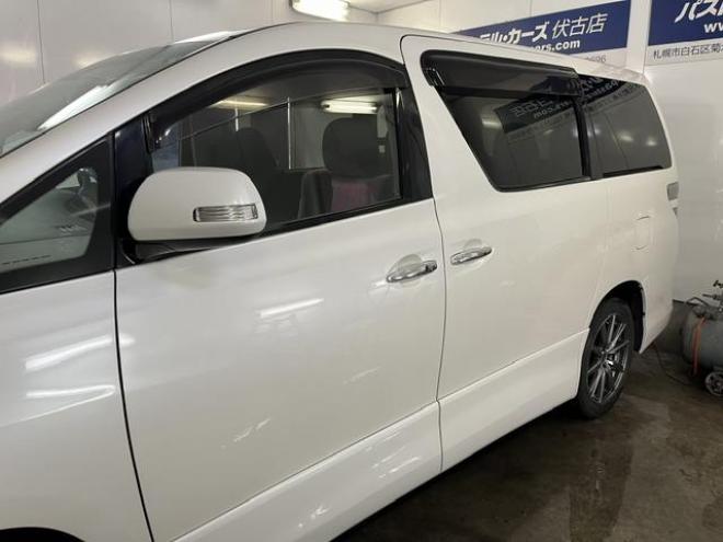 ヴェルファイア２．４Ｚ　寒冷地仕様　禁煙車　リアフリップダウンモニター　ＳＭＡＣＫ１８インチＡＷ　社外１６ＡＷ＋スタッドレスタイヤ付　パワースライドドア　純正ＨＤＤナビ　地デジ　ＤＶＤ再生　Ｂｌｕｅｔｏｏｔｈ　バックカメラ 4WD 2400 5Dr