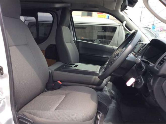 ハイエースバン2.8 DX ロング GLパッケージ ディーゼルターボ 4WD　キーレス　両側スライドドア　415SAFARI丸目キッド　衝突被害軽減システム　車線逸脱防止　横滑り防止装置　パワーヒート　オートマチックハイビーム　Bカメラ　メモリナビ　フルセグTV　　電動格納ミラー 2800