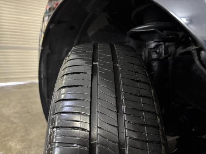キューブ１５Ｘ　Ｆｏｕｒ　インディゴ＋プラズマ　ワンオーナー　禁煙車　Ｂｌｕｅｔｏｏｔｈ　純正ナビ　地デジ　ＤＶＤ再生　バックカメラ　インテリジェントキー　純正１５インチＡＷ　スタッドレスタイヤ付　ドライブレコーダー　純正ドアバイザー　ＥＴＣ 4WD 1500 5Dr