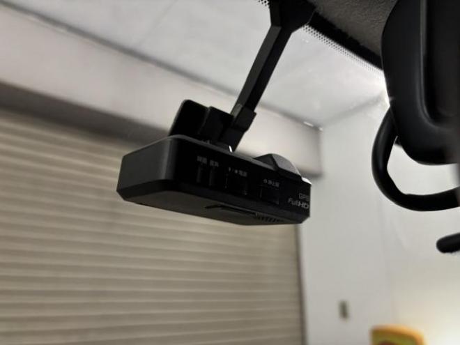 キューブ１５Ｘ　Ｆｏｕｒ　インディゴ＋プラズマ　ワンオーナー　禁煙車　Ｂｌｕｅｔｏｏｔｈ　純正ナビ　地デジ　ＤＶＤ再生　バックカメラ　インテリジェントキー　純正１５インチＡＷ　スタッドレスタイヤ付　ドライブレコーダー　純正ドアバイザー　ＥＴＣ 4WD 1500 5Dr